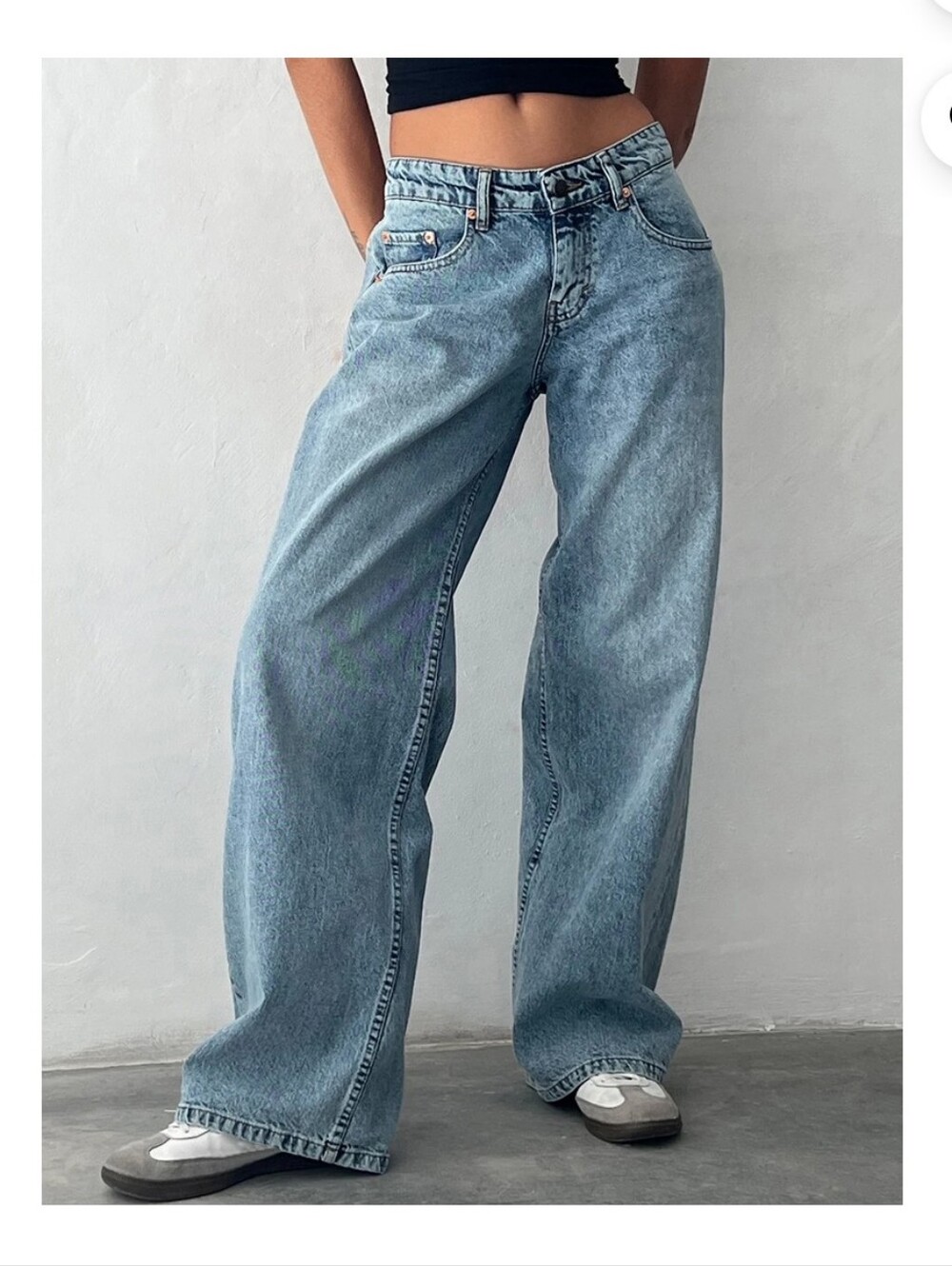 Wide Leg Low-Rise Women’s Jeans — Light Blue